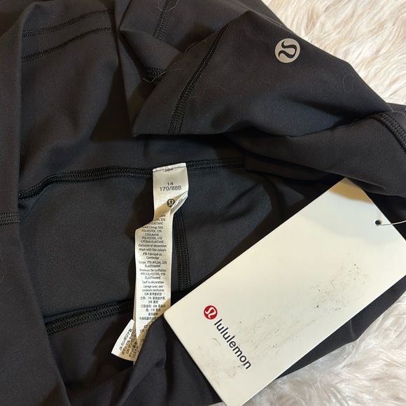 Lululemon Wunder Train High Rise Short 6”, Black, Size 14 - Picture 4 of 6